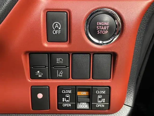 トヨタ ヴォクシー ZS 埼玉県 2017(平29)年 5.1万km ブラック 純正１０インチナビ　フリップダウンモニター　バックカメラ　ビルトインＥＴＣ　前後ドライブレコーダー　セーフティセンス　クルーズコントロール　純正アルミホイール　オートハイビーム　ＬＥＤライト　地デジ