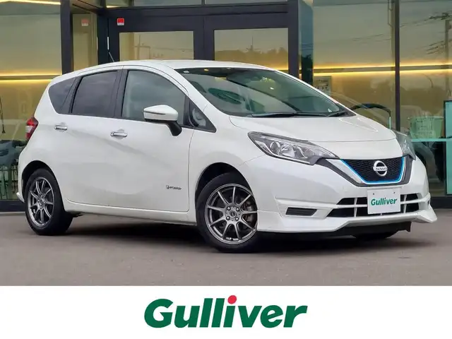 日産 ノート e－パワー X 東京都 2017(平29)年 7.1万km ブリリアントホワイトパール エマージェンシーブレーキ/レーンキープアシスト/純正SDナビ（MM317D-W）/CD/DVD/BT/AM/FM/TV/LEDヘッドライト/純正ドライブレコーダー/ETC/16インチアルミホイール/アイドリングストップ/横滑り防止装置