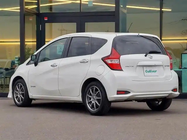 日産 ノート e－パワー X 東京都 2017(平29)年 7.1万km ブリリアントホワイトパール エマージェンシーブレーキ/レーンキープアシスト/純正SDナビ（MM317D-W）/CD/DVD/BT/AM/FM/TV/LEDヘッドライト/純正ドライブレコーダー/ETC/16インチアルミホイール/アイドリングストップ/横滑り防止装置
