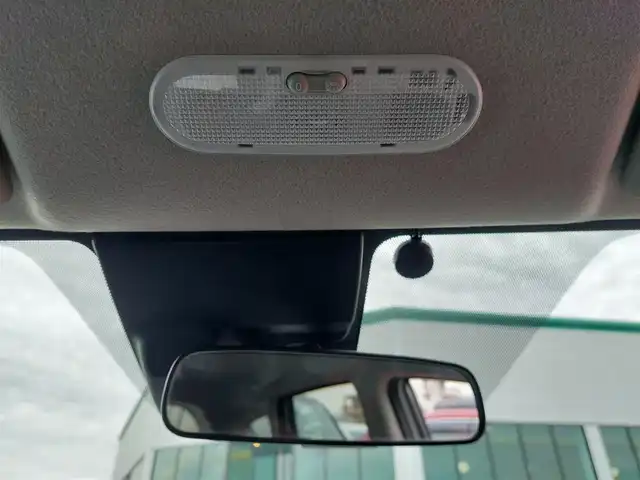 日産 ノート e－パワー X 東京都 2017(平29)年 7.1万km ブリリアントホワイトパール エマージェンシーブレーキ/レーンキープアシスト/純正SDナビ（MM317D-W）/CD/DVD/BT/AM/FM/TV/LEDヘッドライト/純正ドライブレコーダー/ETC/16インチアルミホイール/アイドリングストップ/横滑り防止装置