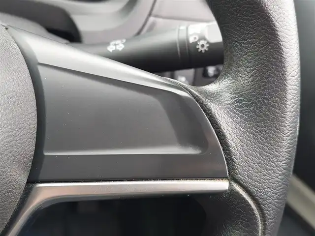 日産 ノート e－パワー X 東京都 2017(平29)年 7.1万km ブリリアントホワイトパール エマージェンシーブレーキ/レーンキープアシスト/純正SDナビ（MM317D-W）/CD/DVD/BT/AM/FM/TV/LEDヘッドライト/純正ドライブレコーダー/ETC/16インチアルミホイール/アイドリングストップ/横滑り防止装置