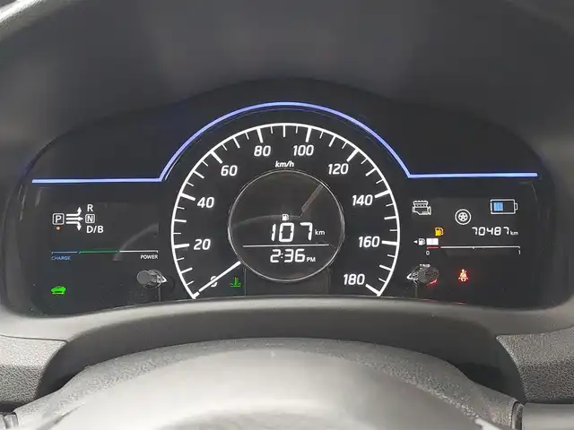 日産 ノート e－パワー X 東京都 2017(平29)年 7.1万km ブリリアントホワイトパール エマージェンシーブレーキ/レーンキープアシスト/純正SDナビ（MM317D-W）/CD/DVD/BT/AM/FM/TV/LEDヘッドライト/純正ドライブレコーダー/ETC/16インチアルミホイール/アイドリングストップ/横滑り防止装置