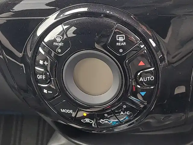 日産 ノート e－パワー X 東京都 2017(平29)年 7.1万km ブリリアントホワイトパール エマージェンシーブレーキ/レーンキープアシスト/純正SDナビ（MM317D-W）/CD/DVD/BT/AM/FM/TV/LEDヘッドライト/純正ドライブレコーダー/ETC/16インチアルミホイール/アイドリングストップ/横滑り防止装置