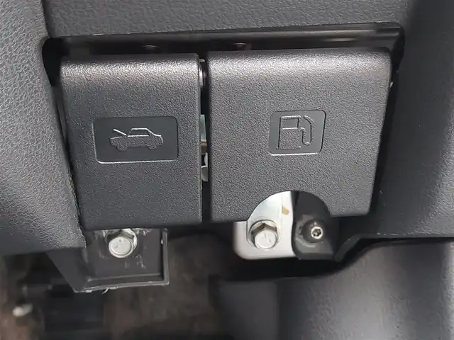 日産 ノート e－パワー X 東京都 2017(平29)年 7.1万km ブリリアントホワイトパール エマージェンシーブレーキ/レーンキープアシスト/純正SDナビ（MM317D-W）/CD/DVD/BT/AM/FM/TV/LEDヘッドライト/純正ドライブレコーダー/ETC/16インチアルミホイール/アイドリングストップ/横滑り防止装置