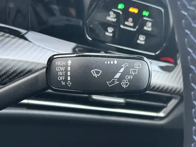 フォルクスワーゲン ＶＷ ゴルフ Ｒ 20イヤーズ 福島県 2023(令5)年 1.6万km ラピスブルーメタリック 20周年限定モデル/純正ナビゲーション/【フルセグTV/FM・AM/BT】/Travel Assist/クルーズコントロール、レーンキープアシスト/レーンチェンジアシスト/プリクラッシュブレーキシステム/ダイナミックライトアシスト/シートヒーター/エアシート/ステアリンヒーター/スマートフォンワイヤレスチャージング/パドルシフト/タイプC充電/純正ドライブレコーダー/LEDオートライト/パワーシート/パドルシフト/専用リアスポイラー/プッシュスタート/スマートキー