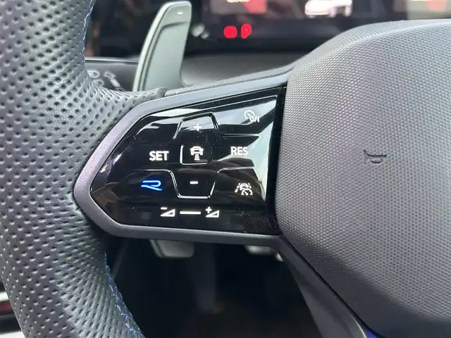 フォルクスワーゲン ＶＷ ゴルフ Ｒ 20イヤーズ 福島県 2023(令5)年 1.6万km ラピスブルーメタリック 20周年限定モデル/純正ナビゲーション/【フルセグTV/FM・AM/BT】/Travel Assist/クルーズコントロール、レーンキープアシスト/レーンチェンジアシスト/プリクラッシュブレーキシステム/ダイナミックライトアシスト/シートヒーター/エアシート/ステアリンヒーター/スマートフォンワイヤレスチャージング/パドルシフト/タイプC充電/純正ドライブレコーダー/LEDオートライト/パワーシート/パドルシフト/専用リアスポイラー/プッシュスタート/スマートキー