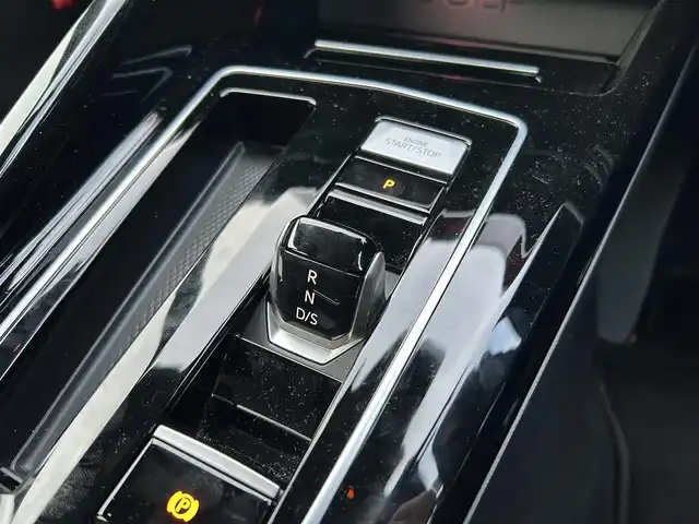 フォルクスワーゲン ＶＷ ゴルフ Ｒ 20イヤーズ 福島県 2023(令5)年 1.6万km ラピスブルーメタリック 20周年限定モデル/純正ナビゲーション/【フルセグTV/FM・AM/BT】/Travel Assist/クルーズコントロール、レーンキープアシスト/レーンチェンジアシスト/プリクラッシュブレーキシステム/ダイナミックライトアシスト/シートヒーター/エアシート/ステアリンヒーター/スマートフォンワイヤレスチャージング/パドルシフト/タイプC充電/純正ドライブレコーダー/LEDオートライト/パワーシート/パドルシフト/専用リアスポイラー/プッシュスタート/スマートキー