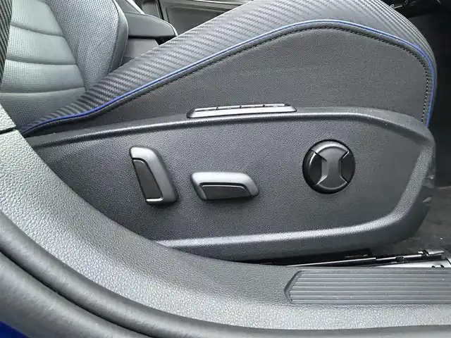 フォルクスワーゲン ＶＷ ゴルフ Ｒ 20イヤーズ 福島県 2023(令5)年 1.6万km ラピスブルーメタリック 20周年限定モデル/純正ナビゲーション/【フルセグTV/FM・AM/BT】/Travel Assist/クルーズコントロール、レーンキープアシスト/レーンチェンジアシスト/プリクラッシュブレーキシステム/ダイナミックライトアシスト/シートヒーター/エアシート/ステアリンヒーター/スマートフォンワイヤレスチャージング/パドルシフト/タイプC充電/純正ドライブレコーダー/LEDオートライト/パワーシート/パドルシフト/専用リアスポイラー/プッシュスタート/スマートキー