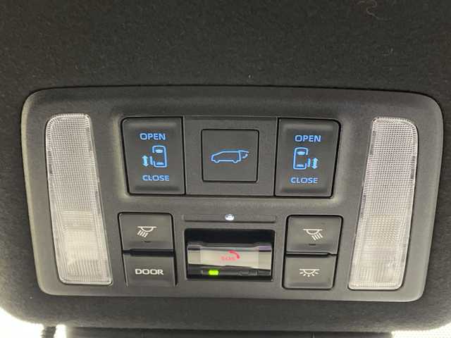 トヨタ ヴォクシー ハイブリッド S－Z 愛媛県 2023(令5)年 2.7万km アティチュードブラックマイカ 快適利便パッケージ(High)/純正14インチ後席モニター　/CD・DVDデッキ　/ブラインドスポットモニター　/______________________/純正１０型ナビ／純正１４型フリップダウンモニター／快適利便／ブラインドスポットモニター／両側電動スライドドア／電動リアゲート／衝突被害軽減ブレーキ／シートヒーター／ＴＶ／Ｂｌｕｅｔｏｏｔｈ／禁煙