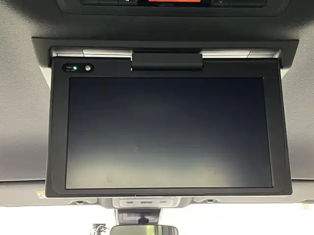 トヨタ ノア Si ダブルバイビーⅢ 愛知県 2021(令3)年 6.1万km ホワイトパールクリスタルシャイン 純正１０インチナビ/純正12インチフリップダウンモニター/両側パワースライドドア/プリクラッシュセーフティ/レーンディパーチャーアラート/クリアランスソナー/先行車発進告知/クルーズコントロール/ハーフレザーシート/バックカメラ/前後ドライブレコーダー/ビルトインＥＴＣ/ＵＳＢ＆HDMI入力端子/アクセサリーソケット/ＬＥＤヘッドライト/オートハイビーム/アイドリングストップ/ISOFIX/純正フロアマット/純正16インチアルミホイール