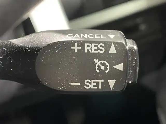 トヨタ ノア Si ダブルバイビーⅢ 愛知県 2021(令3)年 6.1万km ホワイトパールクリスタルシャイン 純正１０インチナビ/純正12インチフリップダウンモニター/両側パワースライドドア/プリクラッシュセーフティ/レーンディパーチャーアラート/クリアランスソナー/先行車発進告知/クルーズコントロール/ハーフレザーシート/バックカメラ/前後ドライブレコーダー/ビルトインＥＴＣ/ＵＳＢ＆HDMI入力端子/アクセサリーソケット/ＬＥＤヘッドライト/オートハイビーム/アイドリングストップ/ISOFIX/純正フロアマット/純正16インチアルミホイール