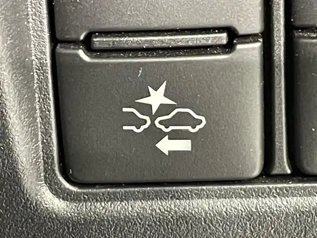 トヨタ ノア Si ダブルバイビーⅢ 愛知県 2021(令3)年 6.1万km ホワイトパールクリスタルシャイン 純正１０インチナビ/純正12インチフリップダウンモニター/両側パワースライドドア/プリクラッシュセーフティ/レーンディパーチャーアラート/クリアランスソナー/先行車発進告知/クルーズコントロール/ハーフレザーシート/バックカメラ/前後ドライブレコーダー/ビルトインＥＴＣ/ＵＳＢ＆HDMI入力端子/アクセサリーソケット/ＬＥＤヘッドライト/オートハイビーム/アイドリングストップ/ISOFIX/純正フロアマット/純正16インチアルミホイール