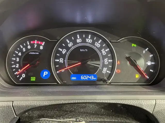 トヨタ ノア Si ダブルバイビーⅢ 愛知県 2021(令3)年 6.1万km ホワイトパールクリスタルシャイン 純正１０インチナビ/純正12インチフリップダウンモニター/両側パワースライドドア/プリクラッシュセーフティ/レーンディパーチャーアラート/クリアランスソナー/先行車発進告知/クルーズコントロール/ハーフレザーシート/バックカメラ/前後ドライブレコーダー/ビルトインＥＴＣ/ＵＳＢ＆HDMI入力端子/アクセサリーソケット/ＬＥＤヘッドライト/オートハイビーム/アイドリングストップ/ISOFIX/純正フロアマット/純正16インチアルミホイール