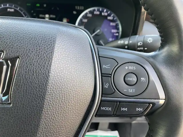 トヨタ クラウン ハイブリッド G－エグゼクティブ Four 岩手県 2021(令3)年 9.1万km ブラック 4WD/純正12.3型ナビ/フルセグTV/バックモニター/ビルトインETC2.0/レーダークルーズコントロール/クリアランスソナー/セーフティセンス/・衝突被害軽減ブレーキ/・車線逸脱防止支援システム/・アダプティブハイビーム/・交通標識認識機能/・ドライバー異常時対応システム/ブラインドスポットモニター/デジタルインナーミラー/3眼LEDヘッドランプ/革巻きステアリング/ブラック革シート/パワーシート/シートヒーター/前席シートベンチレーション/運転席ポジションメモリー/純正18インチアルミホイール/スマートキー/プッシュエンジンスタート/禁煙車