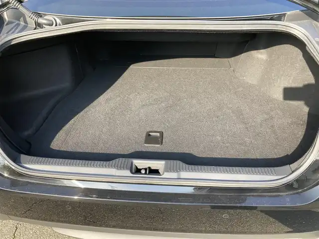 トヨタ クラウン ハイブリッド G－エグゼクティブ Four 岩手県 2021(令3)年 9.1万km ブラック 4WD/純正12.3型ナビ/フルセグTV/バックモニター/ビルトインETC2.0/レーダークルーズコントロール/クリアランスソナー/セーフティセンス/・衝突被害軽減ブレーキ/・車線逸脱防止支援システム/・アダプティブハイビーム/・交通標識認識機能/・ドライバー異常時対応システム/ブラインドスポットモニター/デジタルインナーミラー/3眼LEDヘッドランプ/革巻きステアリング/ブラック革シート/パワーシート/シートヒーター/前席シートベンチレーション/運転席ポジションメモリー/純正18インチアルミホイール/スマートキー/プッシュエンジンスタート/禁煙車