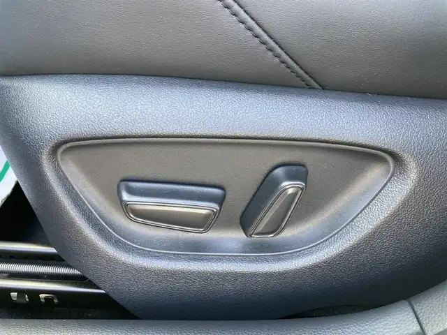 トヨタ クラウン ハイブリッド G－エグゼクティブ Four 岩手県 2021(令3)年 9.1万km ブラック 4WD/純正12.3型ナビ/フルセグTV/バックモニター/ビルトインETC2.0/レーダークルーズコントロール/クリアランスソナー/セーフティセンス/・衝突被害軽減ブレーキ/・車線逸脱防止支援システム/・アダプティブハイビーム/・交通標識認識機能/・ドライバー異常時対応システム/ブラインドスポットモニター/デジタルインナーミラー/3眼LEDヘッドランプ/革巻きステアリング/ブラック革シート/パワーシート/シートヒーター/前席シートベンチレーション/運転席ポジションメモリー/純正18インチアルミホイール/スマートキー/プッシュエンジンスタート/禁煙車