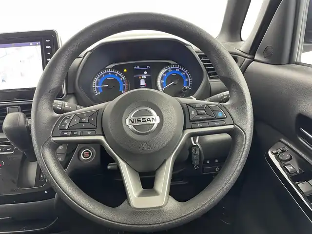 日産 ルークス HWS X プロパイロットED 富山県 2023(令5)年 2.4万km アメジストパープル 純正ナビ【MM222D-L】/(AM/FM/CD/DVD/USB/SD/BT)/フルセグTV/アラウンドビューモニター/両側パワースライドドア/プロパイロット/アダプティブクルーズコントロール/エマージェンシーブレーキ/レーンキープアシスト/オートマチックハイビーム/コーナーセンサー前後/LEDヘッドライト/ドライブレコーダー/ビルトインETC/スマートキー×２/プッシュスタート/アイドリングストップ/純正フロアマット/取扱説明書/保証書