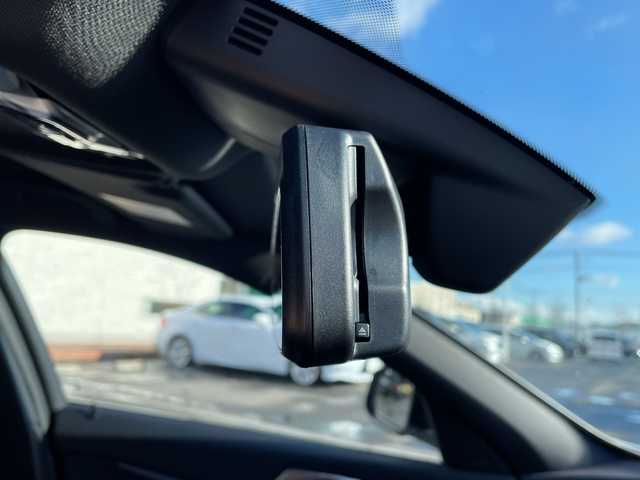 ＢＭＷ ＢＭＷ １１８ｉ Mスポーツ 青森県 2023(令5)年 0.9万km アルピンホワイトⅢ 純正10.25インチワイドディスプレイHDDナビ/Bluetooth・Applecarplay・USB/バックカメラ/合皮コンビシート/前席パワーシート/パワーバックドア/ドライビングアシスト/衝突軽減ブレーキ/追従クルーズコントロール/レーンディパーチャーウォーニング/パーキングアシスト/前後パークディスタンスコントロール/ワイヤレスチャージング/ルームミラー型ETC2.0/LEDヘッドライト/LEDフォグランプ/純正18インチアルミホイール