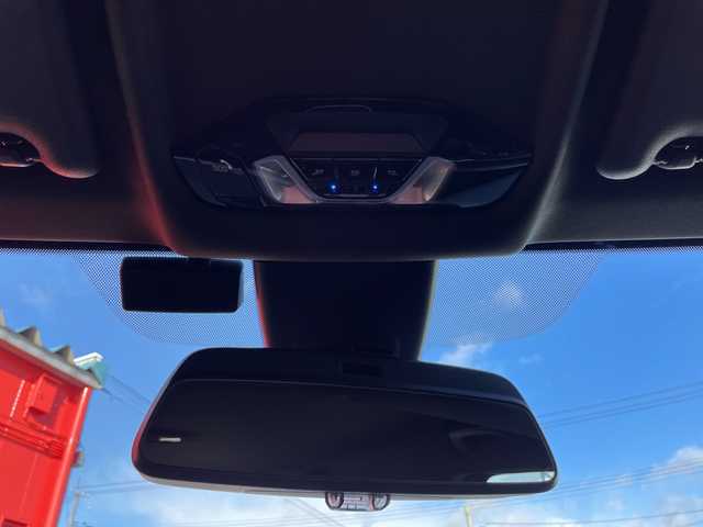 ＢＭＷ ＢＭＷ １１８ｉ Mスポーツ 青森県 2023(令5)年 0.9万km アルピンホワイトⅢ 純正10.25インチワイドディスプレイHDDナビ/Bluetooth・Applecarplay・USB/バックカメラ/合皮コンビシート/前席パワーシート/パワーバックドア/ドライビングアシスト/衝突軽減ブレーキ/追従クルーズコントロール/レーンディパーチャーウォーニング/パーキングアシスト/前後パークディスタンスコントロール/ワイヤレスチャージング/ルームミラー型ETC2.0/LEDヘッドライト/LEDフォグランプ/純正18インチアルミホイール