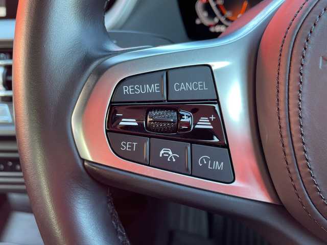 ＢＭＷ ＢＭＷ １１８ｉ Mスポーツ 青森県 2023(令5)年 0.9万km アルピンホワイトⅢ 純正10.25インチワイドディスプレイHDDナビ/Bluetooth・Applecarplay・USB/バックカメラ/合皮コンビシート/前席パワーシート/パワーバックドア/ドライビングアシスト/衝突軽減ブレーキ/追従クルーズコントロール/レーンディパーチャーウォーニング/パーキングアシスト/前後パークディスタンスコントロール/ワイヤレスチャージング/ルームミラー型ETC2.0/LEDヘッドライト/LEDフォグランプ/純正18インチアルミホイール