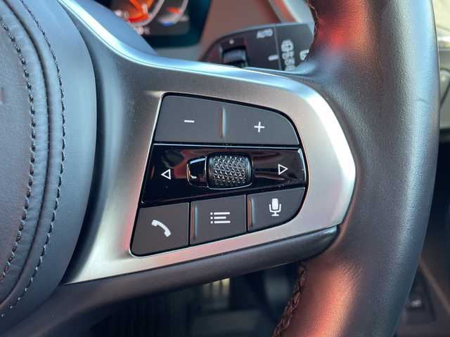 ＢＭＷ ＢＭＷ １１８ｉ Mスポーツ 青森県 2023(令5)年 0.9万km アルピンホワイトⅢ 純正10.25インチワイドディスプレイHDDナビ/Bluetooth・Applecarplay・USB/バックカメラ/合皮コンビシート/前席パワーシート/パワーバックドア/ドライビングアシスト/衝突軽減ブレーキ/追従クルーズコントロール/レーンディパーチャーウォーニング/パーキングアシスト/前後パークディスタンスコントロール/ワイヤレスチャージング/ルームミラー型ETC2.0/LEDヘッドライト/LEDフォグランプ/純正18インチアルミホイール