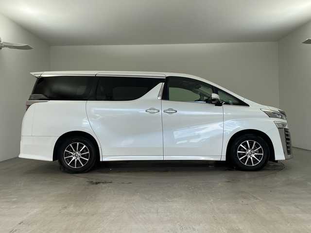 トヨタ ヴェルファイア Z 兵庫県 2018(平30)年 6.5万km ホワイトパールクリスタルシャイン ・サンルーフ/・トヨタセーフティーセンス/・プリクラッシュセーフティ/・レーントレーシングアシスト/・レーダークルーズコントロール/・オートハイビーム/・パーキングサポートブレーキ/・クリアランスソナー/・先行車発進告知/・アルパイン製11インチナビ＆フルセグ＆BT＆DVD/・アルパイン製12.8型フリップダウンモニター/・バックカメラ/・両側パワースライドドア/・スマートキー/・プッシュスタート/・ビルトインETC/・社外前後ドライブレコーダー/・ステアリングスイッチ/・デジタルインナーミラー/・AC100V/・LEDヘッドライト/・フォグ/・オートライト