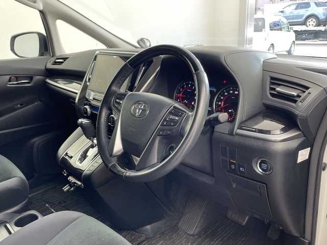 トヨタ ヴェルファイア Z 兵庫県 2018(平30)年 6.5万km ホワイトパールクリスタルシャイン ・サンルーフ/・トヨタセーフティーセンス/・プリクラッシュセーフティ/・レーントレーシングアシスト/・レーダークルーズコントロール/・オートハイビーム/・パーキングサポートブレーキ/・クリアランスソナー/・先行車発進告知/・アルパイン製11インチナビ＆フルセグ＆BT＆DVD/・アルパイン製12.8型フリップダウンモニター/・バックカメラ/・両側パワースライドドア/・スマートキー/・プッシュスタート/・ビルトインETC/・社外前後ドライブレコーダー/・ステアリングスイッチ/・デジタルインナーミラー/・AC100V/・LEDヘッドライト/・フォグ/・オートライト