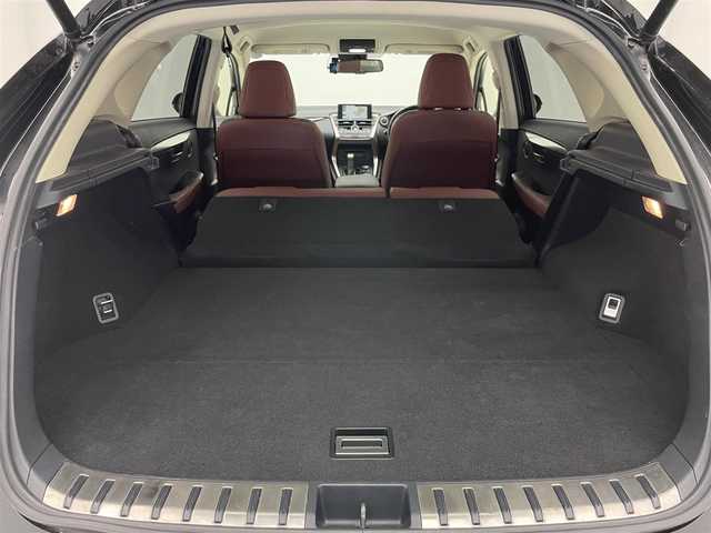レクサス ＮＸ 300h Iパッケージ 愛知県 2015(平27)年 8.7万km グラファイトブラックガラスフレーク 純正ナビ　フルセグＴＶ　Ｂｌｕｅｔｏｏｔｈ　赤ｘ黒合皮コンビシート　全方位カメラ　シートヒーター　ステアリングヒーター　電動リアゲート　衝突軽減　追従クルコン　ＢＳＭ　コーナーセンサー　三眼ＬＥＤヘッドライト　オートライト　フォグランプ　禁煙車