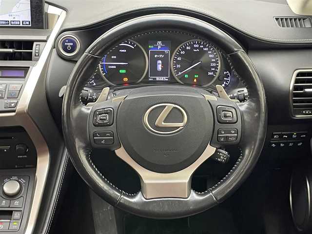 レクサス ＮＸ 300h Iパッケージ 愛知県 2015(平27)年 8.7万km グラファイトブラックガラスフレーク 純正ナビ　フルセグＴＶ　Ｂｌｕｅｔｏｏｔｈ　赤ｘ黒合皮コンビシート　全方位カメラ　シートヒーター　ステアリングヒーター　電動リアゲート　衝突軽減　追従クルコン　ＢＳＭ　コーナーセンサー　三眼ＬＥＤヘッドライト　オートライト　フォグランプ　禁煙車