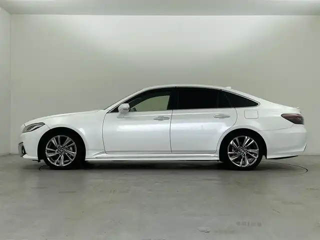 トヨタ クラウン ハイブリッド RS アドバンス 群馬県 2021(令3)年 5.8万km プレシャスホワイトパール ホワイト内装(ホワイトレザーシート)/―――――――――/T-Connect SDナビゲーションシステム/・12.3インチディスプレイ/・AM/FM/CD/DVD/Blu-ray/SD/フルセグTV/・USB/AppleCarPlay/AndroidAuto/バックカメラ/トヨタセーフティセンス/・プリクラッシュセーフティシステム/・レーントレーシングアシスト/・アダプティブハイビームシステム/・レーダークルーズコントロール(全車速追従機能付)/・ドライバー異常時対応システム/・ロードサインアシスト/先行車発進告知機能/ブラインドスポットモニター/インテリジェントクリアランスソナー/リヤクロストラフィックアラート/リヤクロストラフィックオートブレーキ/3眼LEDヘッドランプ(オートレベリング機能付)/LEDシーケンシャルターンランプ/純正18インチスパッタリング塗装アルミホイール