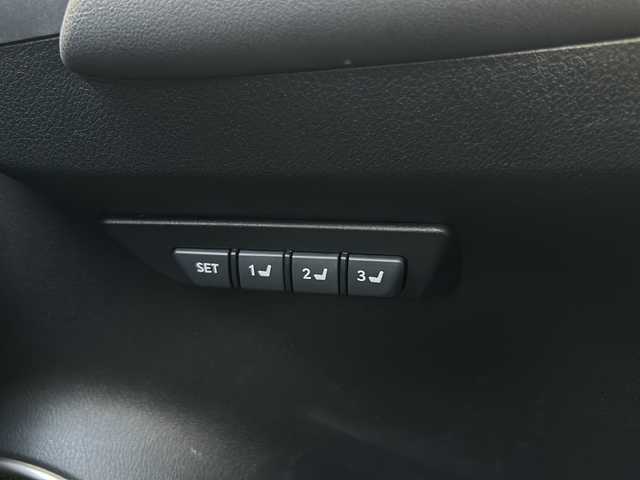 レクサス ＮＸ 300 Fスポーツ 静岡県 2019(令1)年 9.5万km ホワイトノーヴァガラスフレーク 【主要装備】/純正ナビ　/ＥＴＣ　/バックカメラ　/サンルーフ　/Ｂｌｕｅｔｏｏｔｈ　/ＬＥＤオートライト　/電動リアゲート　/置くだけ充電　/ドラレコ　/革シート　/シートヒーター　/エアシート　/フロアマット　/レーダークルーズコントロール/レーンキープアシスト/前後コーナーセンサー