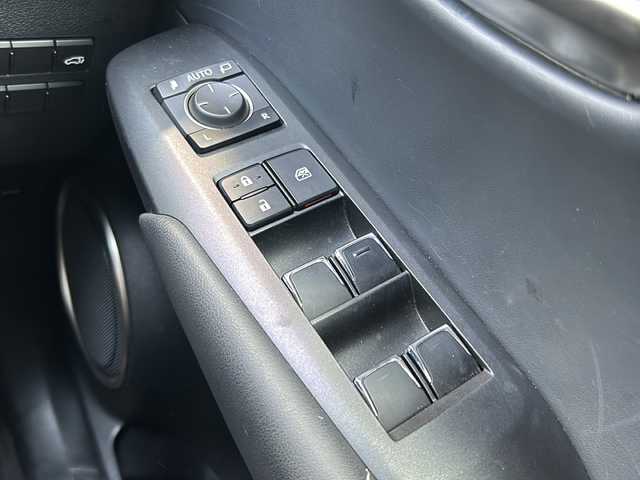 レクサス ＮＸ 300 Fスポーツ 静岡県 2019(令1)年 9.5万km ホワイトノーヴァガラスフレーク 【主要装備】/純正ナビ　/ＥＴＣ　/バックカメラ　/サンルーフ　/Ｂｌｕｅｔｏｏｔｈ　/ＬＥＤオートライト　/電動リアゲート　/置くだけ充電　/ドラレコ　/革シート　/シートヒーター　/エアシート　/フロアマット　/レーダークルーズコントロール/レーンキープアシスト/前後コーナーセンサー