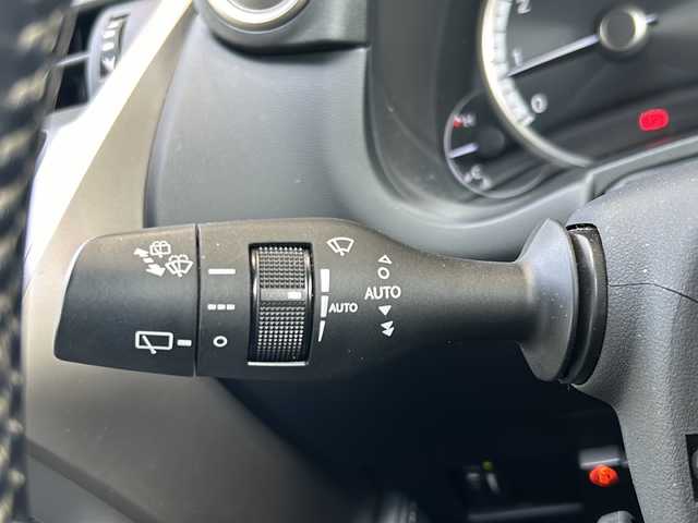 レクサス ＮＸ 300 Fスポーツ 静岡県 2019(令1)年 9.5万km ホワイトノーヴァガラスフレーク 【主要装備】/純正ナビ　/ＥＴＣ　/バックカメラ　/サンルーフ　/Ｂｌｕｅｔｏｏｔｈ　/ＬＥＤオートライト　/電動リアゲート　/置くだけ充電　/ドラレコ　/革シート　/シートヒーター　/エアシート　/フロアマット　/レーダークルーズコントロール/レーンキープアシスト/前後コーナーセンサー