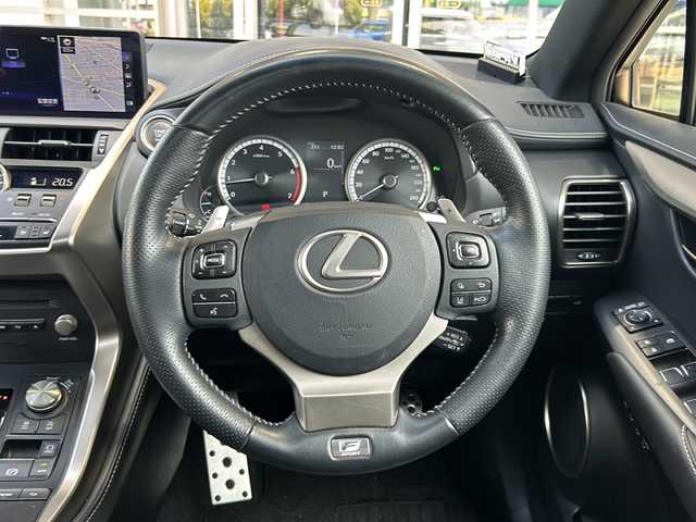 レクサス ＮＸ 300 Fスポーツ 静岡県 2019(令1)年 9.5万km ホワイトノーヴァガラスフレーク 【主要装備】/純正ナビ　/ＥＴＣ　/バックカメラ　/サンルーフ　/Ｂｌｕｅｔｏｏｔｈ　/ＬＥＤオートライト　/電動リアゲート　/置くだけ充電　/ドラレコ　/革シート　/シートヒーター　/エアシート　/フロアマット　/レーダークルーズコントロール/レーンキープアシスト/前後コーナーセンサー
