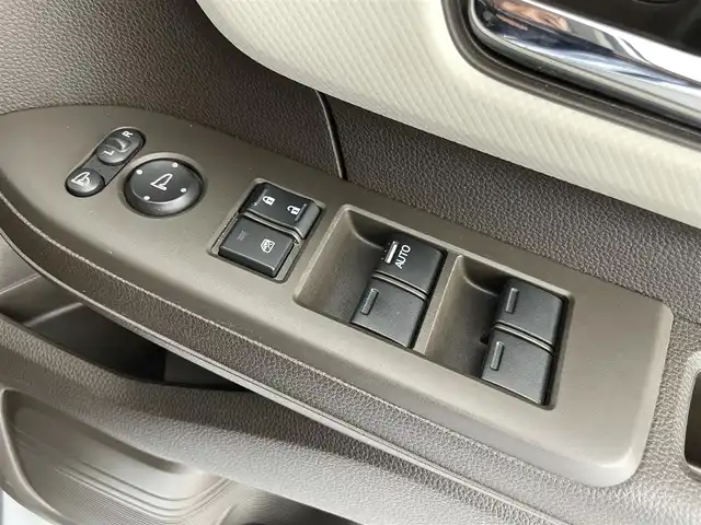 ホンダ Ｎ ＢＯＸ L ターボ 千葉県 2021(令3)年 2.5万km プレミアムサンライトホワイトパール 衝突軽減ブレーキ/両側パワースライドドア/純正ナビ（VXM-215Ci）/CD/Bluetooth/バックカメラ/レーダークルーズコントロール/レーンキープアシスト/シートヒーター/コーナーセンサー/ETC/パドルシフト/LEDオートライト/ステアリングスイッチ/プッシュスタート/スマートキー/電格ミラー/純正フロアマット