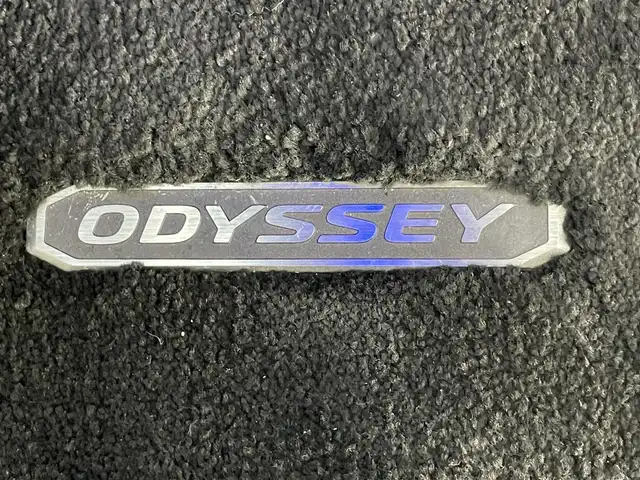 ホンダ オデッセイ ハイブリッド e:HEVアブソルート EX 愛知県 2020(令2)年 5.6万km プレミアムスパークルブラックパール 純正１０型ナビ　フルセグＴＶ　Ｂｌｕｅｔｏｏｔｈ　ＵＳＢ　純正後席モニター　全方位カメラ　両側パワースライドドア　電動パーキング　ＥＴＣ２．０　ホンダセンシング　衝突軽減　追従クルコン　ＢＳＭ　禁煙車