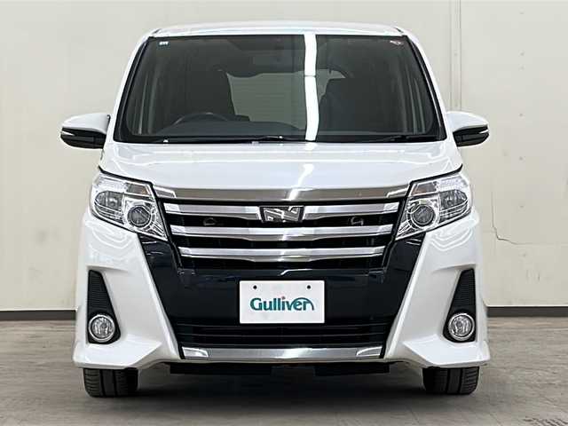 トヨタ ノア Si 道央・札幌 2014(平26)年 8.2万km ホワイトパールクリスタルシャイン /4WD//寒冷地仕様//ワンオーナー//ETC//純正AWサマータイヤ//社外AWスタッドレスタイヤ付き//純正フロアマット//純正メモリナビ　NSZT－W64//純正フルセグテレビ//純正フリップダウンモニター//バックカメラ//アイドリングストップ//ドアバイザー//プッシュスタート//片側パワースライドドア//フォグライト//横滑り防止装置