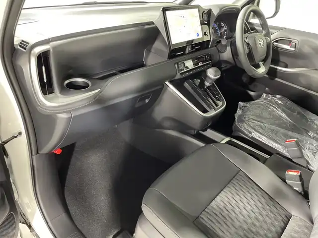 トヨタ ノア ハイブリッド S－Z 神奈川県 2025(令7)年 0.1万km未満 ホワイトパールクリスタルシャイン 登録済未使用車/純正10.5型ディスプレイオーディオ/AM FM フルセグ Bluetooth USB CD DVD HDMI/バックカメラ/両側パワースライドドア/快適利便パッケージ/ハンズフリーパワースライドドア/パワーバックドア/ナノイーX/ステアリングヒーター/シートヒーター/オットマン/角度調整付アームレスト/セーフティセンス/レーダークルーズコントロール/レーンディパーチャーアラート/プリクラッシュセーフティ/クリアランスソナー/パーキングサポートブレーキ/ロードサインアシスト/プロアクティブドライビングアシスト/ステアリングリモコン/オートホールド/ビルトインETC2.0/ハーフレザーシート/LEDヘッドライト/オートライト/オートマチックハイビーム/スマートキー/スペアキー/純正17インチアルミホイル