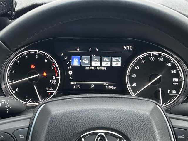 トヨタ ハリアー G 滋賀県 2023(令5)年 4.6万km ブラック ガソリン/2WD(FF)/CVT/モデリスタエアロ/社外テールレンズ/８インチディスプレイオーディオ/(FM/AM/フルセグ/Bluetooth)/バックカメラ/ETC2.0/デジタルインナーミラー(録画機能付き)/積込夏タイヤ(ホイール無し)/ＴｏｙｏｔａＳａｆｅｔｙＳｅｎｓｅ/・プリクラッシュブレーキアシスト	/・パーキングサポートブレーキ/・ブラインドスポットモニター/・レーンキープアシスト/・レーダークルーズコントロール/・標識検知機能	/電動格納ミラー/電動リアゲート/電動パーキング/ブレーキホールド/革巻きステアリング/ステアリングスイッチ/オートライト/LEDヘッドライト/フロントフォグ/オートマチックハイビーム/フルオートエアコン/プッシュスタート/スマートキー/純正フロアマット/ドアバイザー/USB端子/ドライブモードセレクト/ドリンクホルダー付き