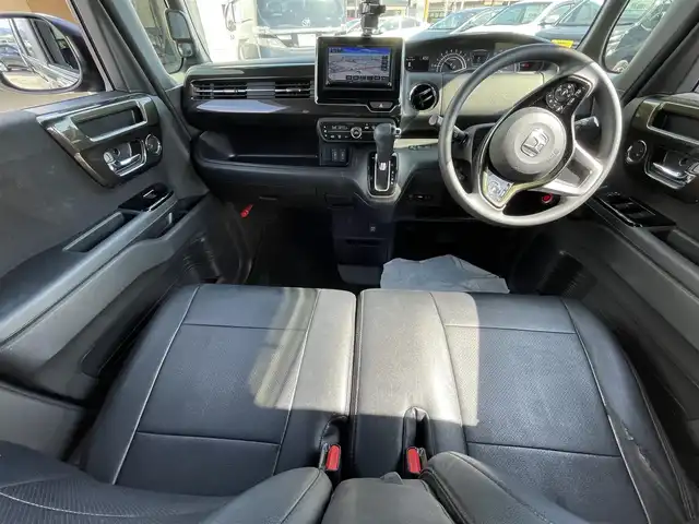 ホンダ Ｎ ＢＯＸ カスタム G L ホンダセンシング 神奈川県 2018(平30)年 9.9万km クリスタルブラックパール (株)IDOMが運営する【じしゃロン秦野店】の自社ローン専用車両になります。こちらは現金またはオートローンご利用時の価格です。自社ローンご希望の方は別途その旨お申付け下さい/社外メモリナビ/CD/Bluetooth/フルセグTV/バックカメラ/ETC/片側パワースライドドア/革製シートカバー/衝突軽減ブレーキ/レーンキープアシスト/横滑り防止機能/クルーズコントロール/スマートキー/プッシュエンジンスタート/純正アルミホイール