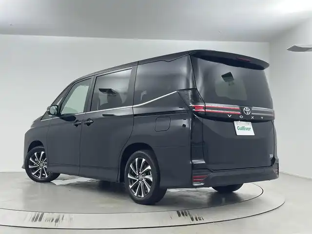 トヨタ ヴォクシー ハイブリッド S－Z 埼玉県 2025(令7)年 0.1万km未満 アティチュードブラックマイカ 純正10.5インチディスプレイオーディオ（Bluetooth/CD/DVD/AM/FM）/フルセグTV/トヨタチームメイト/快適利便パッケージhigh/アラウンドビューモニター/レーダークルーズコントロール/プリクラッシュセーフティ/横滑り防止装置/レーンキープアシスト/盗難防止装置/前後コーナーセンサー/LEDヘッドライト/ETC2.0/両側パワースライドドア/スマートキー