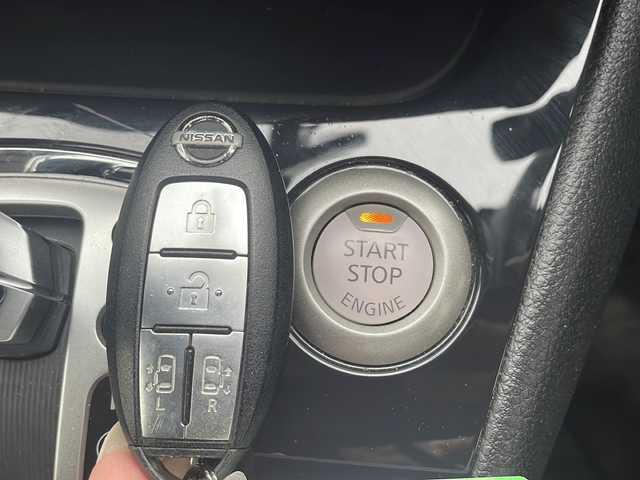 日産 セレナ ハイウェイスター Vセレクション 新潟県 2012(平24)年 5万km スーパーブラック ワンオーナー/純正メーカーナビ/（DTV/DVD/Bluetooth）/バックカメラ/ビルドインETC/プッシュスタート/アイドリングストップ/フロアマット/ロールアップサンシェード/両側パワースライドドア/HIDヘッドライト/フォグランプ/ウィンカーミラー/電格ミラー/ドアバイザー/純正AW