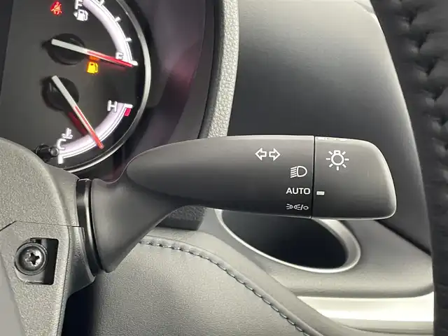 トヨタ ヴォクシー S－Z 埼玉県 2025(令7)年 0.1万km未満 ホワイトパールクリスタルシャイン 登録済未使用車　純正８インチディスプレイオーディオ　バックカメラ　レーダークルーズコントロール　快適利便パッケージ　シートヒーター　ステアリングヒーター　スペアタイヤ　三眼ＬＥＤライト