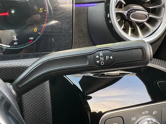メルセデス・ベンツ Ａ２００ｄ AMGライン 石川県 2022(令4)年 6.7万km 黒 衝突軽減ブレーキ/アダプティブクルーズコントロール/ブラインドスポットモニター/レーンキープアシスト/純正ナビ/フルセグTV/バックカメラ/クリアランスソナー/アンビエントライト