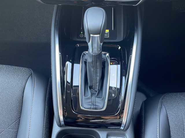 ホンダ ヴェゼル ハイブリッド e:HEV Z 大阪府 2025(令7)年 0.1千km クリスタルブラックパール 未使用車/Honda CONNECTディスプレー/・バックカメラ/・フルセグテレビ/・Apple Car Play/Android Auto/・AM/FM/BT/ホンダセンシング/パワーバックドア/アダプティブクルーズコントロール/ハーフレザー/純正アルミホイール（18インチ）/ETC2.0車載器/ワイヤレス充電器/取扱説明書/スペアキー1本