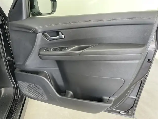 日産 セレナ ハイウェイスター V 富山県 2023(令5)年 2万km ダイヤモンドブラック 社外ナビ（AM/FM/CD/USB/BT）/フルセグTV/アラウンドビューモニター/両側パワースライドドア/衝突被害軽減ブレーキ/アダプティブクルーズコントロール/レーンキープアシスト/オートマチックハイビーム/LEDヘッドライト/コーナーセンサー/ハーフレザーシート/ETC/デジタルインナーミラー/パドルシフト/電動パーキングブレーキ/オートブレーキホールド/スマートキー/社外フロアマット/社外１６インチAW