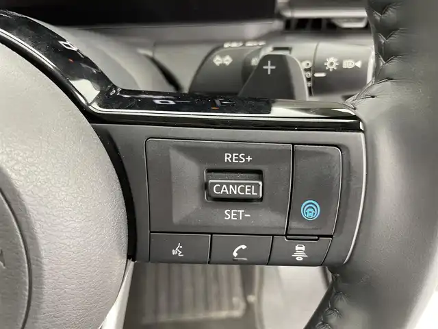 日産 セレナ ハイウェイスター V 富山県 2023(令5)年 2万km ダイヤモンドブラック 社外ナビ（AM/FM/CD/USB/BT）/フルセグTV/アラウンドビューモニター/両側パワースライドドア/衝突被害軽減ブレーキ/アダプティブクルーズコントロール/レーンキープアシスト/オートマチックハイビーム/LEDヘッドライト/コーナーセンサー/ハーフレザーシート/ETC/デジタルインナーミラー/パドルシフト/電動パーキングブレーキ/オートブレーキホールド/スマートキー/社外フロアマット/社外１６インチAW