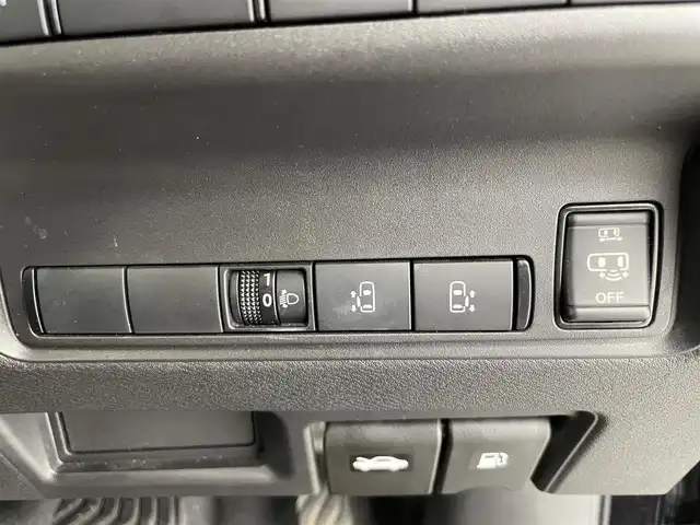 日産 セレナ ハイウェイスター V 富山県 2023(令5)年 2万km ダイヤモンドブラック 社外ナビ（AM/FM/CD/USB/BT）/フルセグTV/アラウンドビューモニター/両側パワースライドドア/衝突被害軽減ブレーキ/アダプティブクルーズコントロール/レーンキープアシスト/オートマチックハイビーム/LEDヘッドライト/コーナーセンサー/ハーフレザーシート/ETC/デジタルインナーミラー/パドルシフト/電動パーキングブレーキ/オートブレーキホールド/スマートキー/社外フロアマット/社外１６インチAW