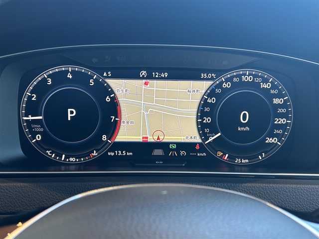 フォルクスワーゲン ゴルフ TSI ハイライン マイスター 高知県 2020(令2)年 4.3万km オリックスホワイトマザーオブパールエフェクト 純正HDDナビ/【CD/DVDBT/フルセグTV】/バックカメラ/クルーズコントロール(追従走行有り)/衝突被害軽減ブレーキ/パーキングサポートブレーキ/車線逸脱警報/車線逸脱制御/ブラインドスポットモニター/パーキングアシスト/横滑り防止/本革黒シート/シートヒーター/パワーシート(メモリ機能有り)/コーナー、バックセンサー/ETC2.0/パドルシフト/オートホールド/オートワイパー/オートライト/純正LEDライト/フォグランプ/スマートキー/プッシュスタート/MTモード付きAT/アイドリングストップ/純正アルミホイール 17インチ/純正フロアマット