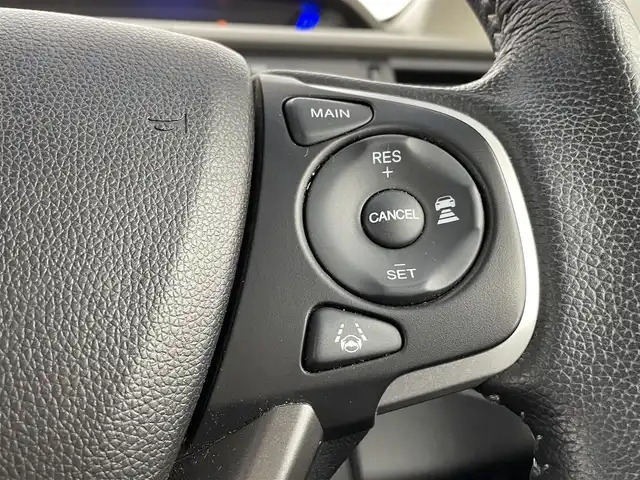 ホンダ フリード ハイブリット G ホンダセンシング 大分県 2022(令4)年 4.9万km プラチナホワイトパール 純正gathersナビ【VXM-227VFMi】/バックカメラ/両側パワースライドドア/LEDヘッドライト/センターテーブル/オートリトラミラー/純正後席モニター/フロントワイパーデザイサースイッチ/シートバックテーブル/純正フロアマット/ドアバイザー/レーダークルーズコントロール/本革巻きステアリング/スマートキー/ビルトインETC/リアコーナーセンサー